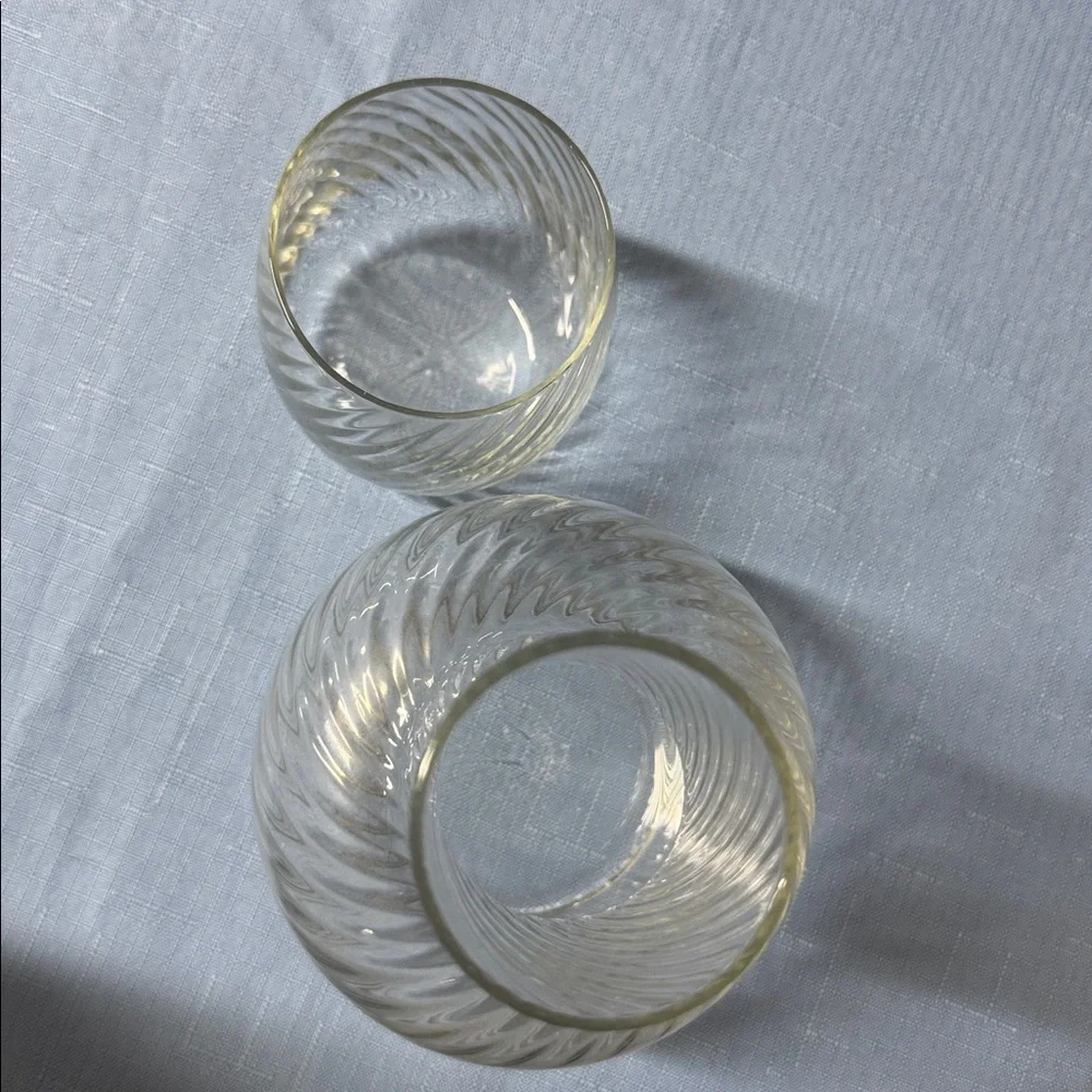 Clear Twisted Glass Vase - Home Kitchen
